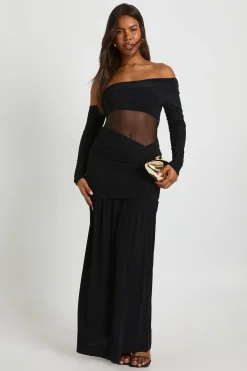 Robe maxi asymétrique en résille à découpes