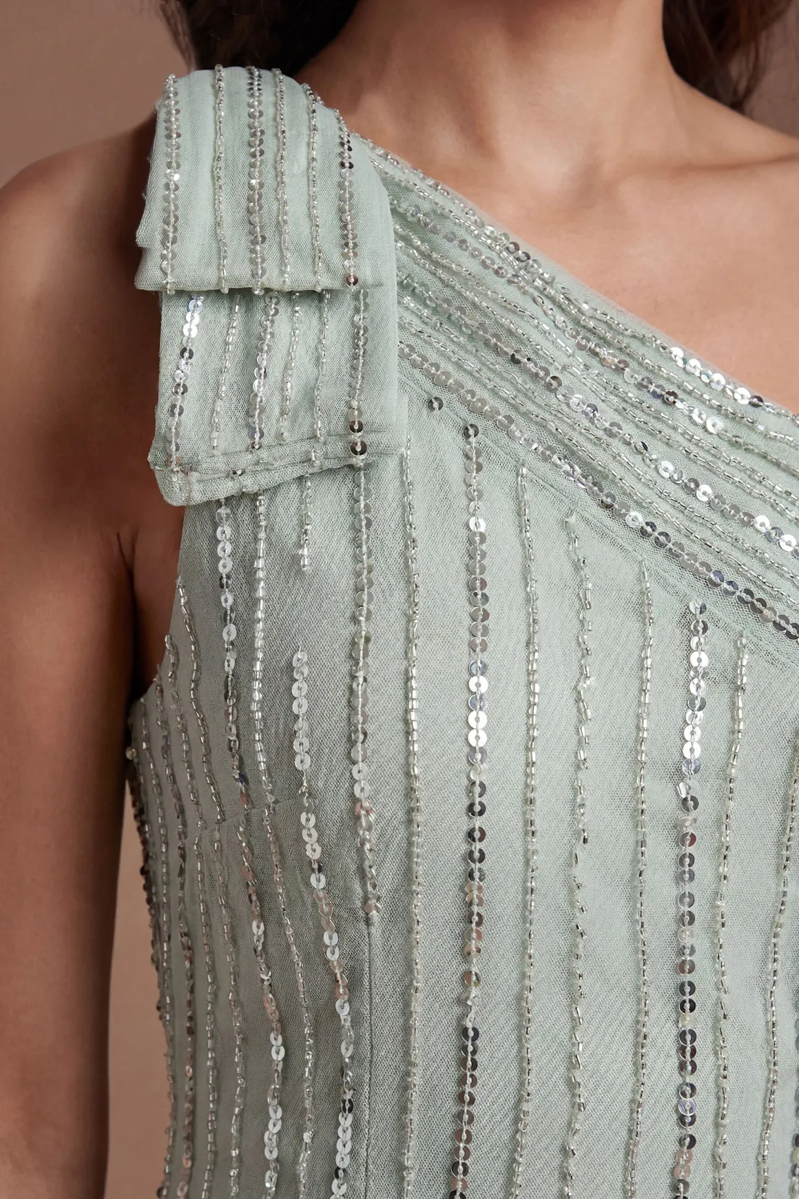 Robe Maxi Asymétrique Ornée Avec Nœud