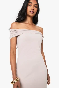 Robe maxi avec détail d'épaule torsadée