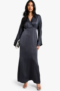 boohoo Robe maxi batwing en satin texturé<Femme Satin Et Dentelle|Robes À Manches Longues