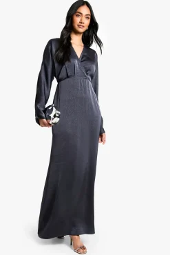 boohoo Robe maxi batwing en satin texturé<Femme Satin Et Dentelle|Robes À Manches Longues