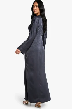 boohoo Robe maxi batwing en satin texturé<Femme Satin Et Dentelle|Robes À Manches Longues