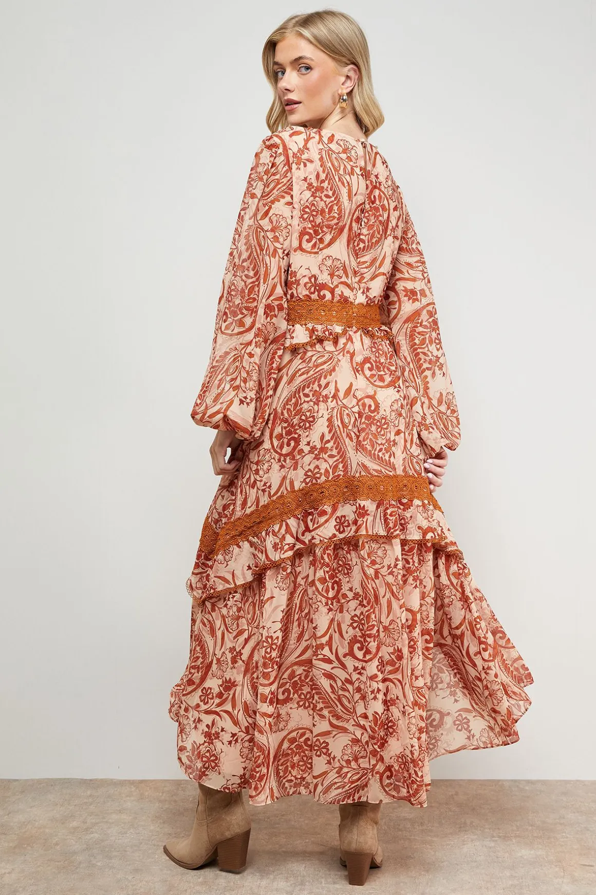 Robe Maxi Boho Imprimée avec Détails en Dentelle Volumineuse
