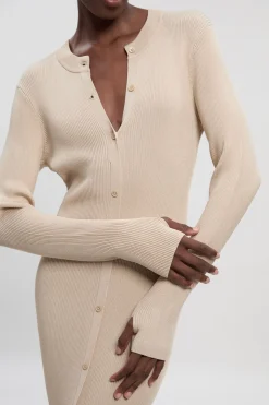Robe maxi à boutons traversants en maille côtelée haut de gamme et fluide