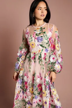 Robe Maxi Brodée à Manches Longues Petite