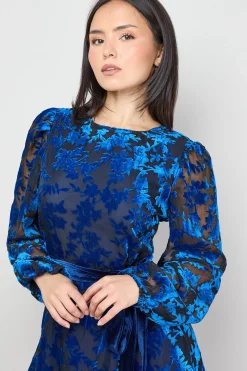 Robe Maxi Ceinturée Petite en Velours Contrasté