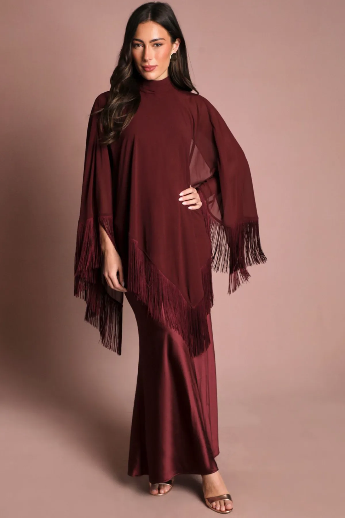 Coast Robe Maxi Muse À Col Montant Avec Cape À Détails De Franges En Crêpe<Femme Robes|Robes Noires Nouées