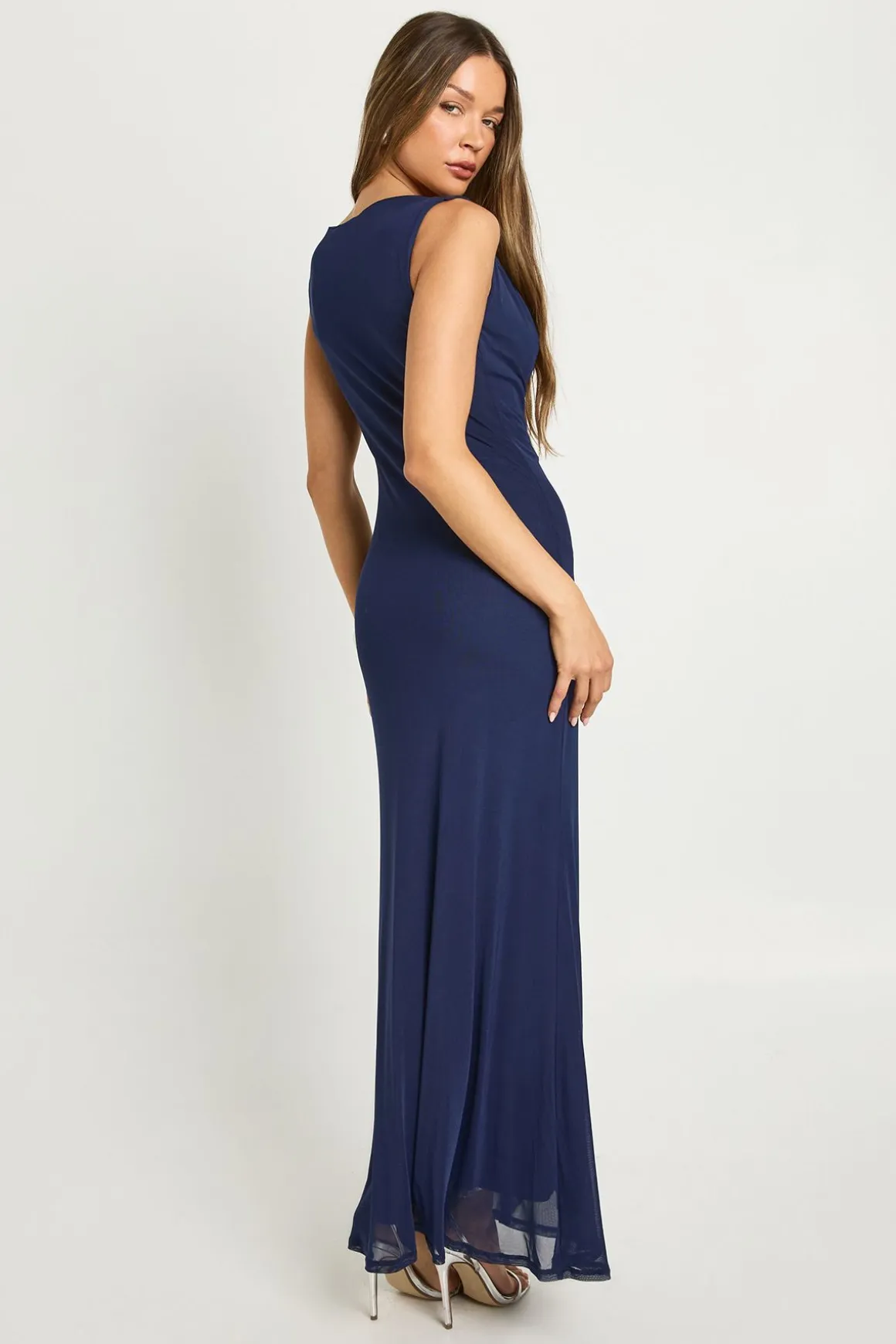Robe maxi à col drapé en mesh et coupe colonne