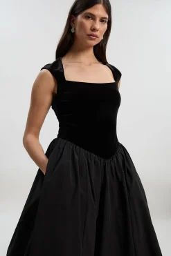 Robe Maxi à Corsage en Velours et Taille Basse en Taffetas