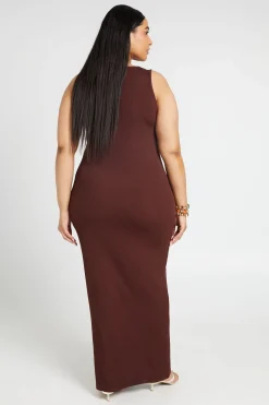 boohoo Robe Maxi Côtelée Grande Taille À Encolure Dégagée<Femme Robes Moulantes|Robes