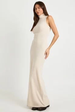 Robe maxi côtelée sans manches à col haut