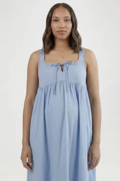 Robe Maxi De Maternité Avec Détail Nœud Sur Le Devant