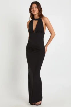 Robe Maxi Double Couche En Tissu Slinky À Col Licou Avec Détails Froncés Sur Les Côtés