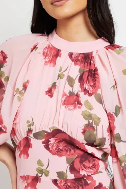Robe Maxi DP Luxe Petite en Chiffon Floral Imprimé à Taille Empire et Volants Étagés