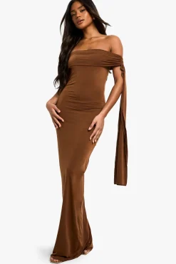 Robe maxi drapée à épaules dénudées avec détail torsadé