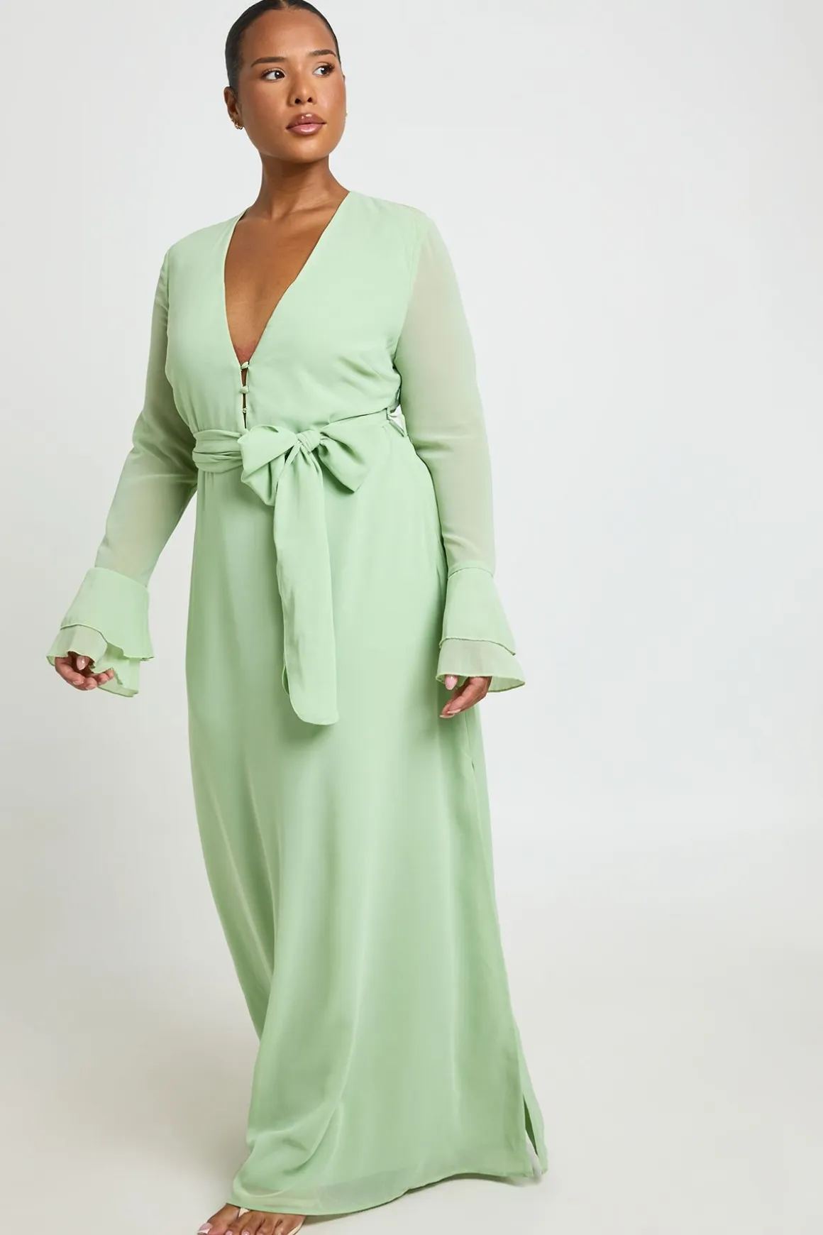 Robe Maxi À Détail Boutons Et Manches À Volants Étagés