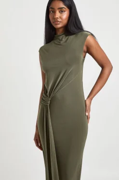 Robe Maxi À Détail De Drapé Latéral En Tissu Slinky Double Couche