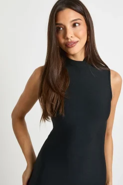 Robe maxi en bandage à encolure haute et jupe en mesh