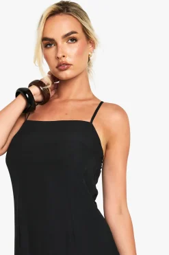 boohoo Robe maxi en chiffon à ourlet tombant<Femme Robes|Robes Longues
