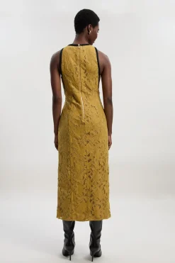 Robe maxi en dentelle avec passepoil noir tissé