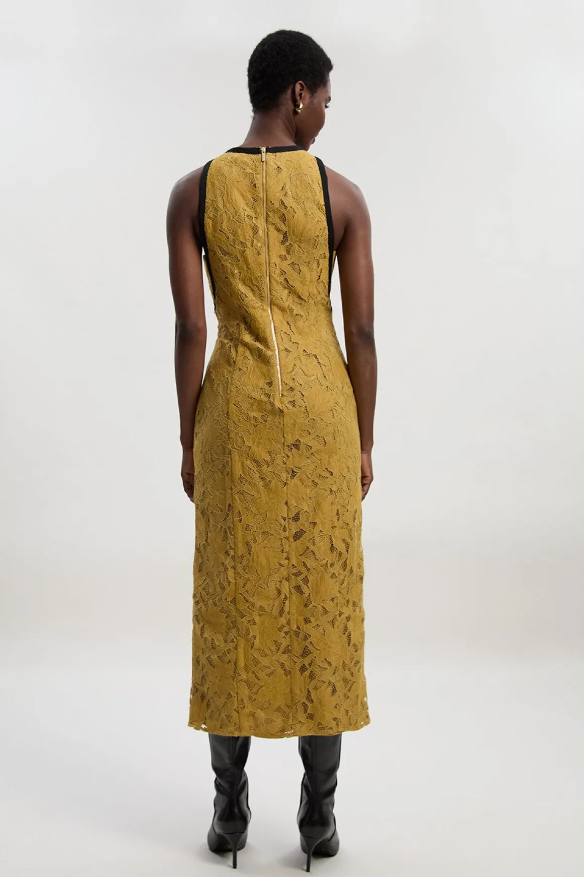 Robe maxi en dentelle avec passepoil noir tissé