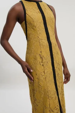 Robe maxi en dentelle avec passepoil noir tissé