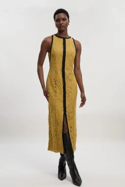 Robe maxi en dentelle avec passepoil noir tissé