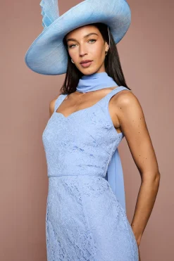 Robe Maxi En Dentelle Lisa Tan Avec Détail Foulard Et Godets