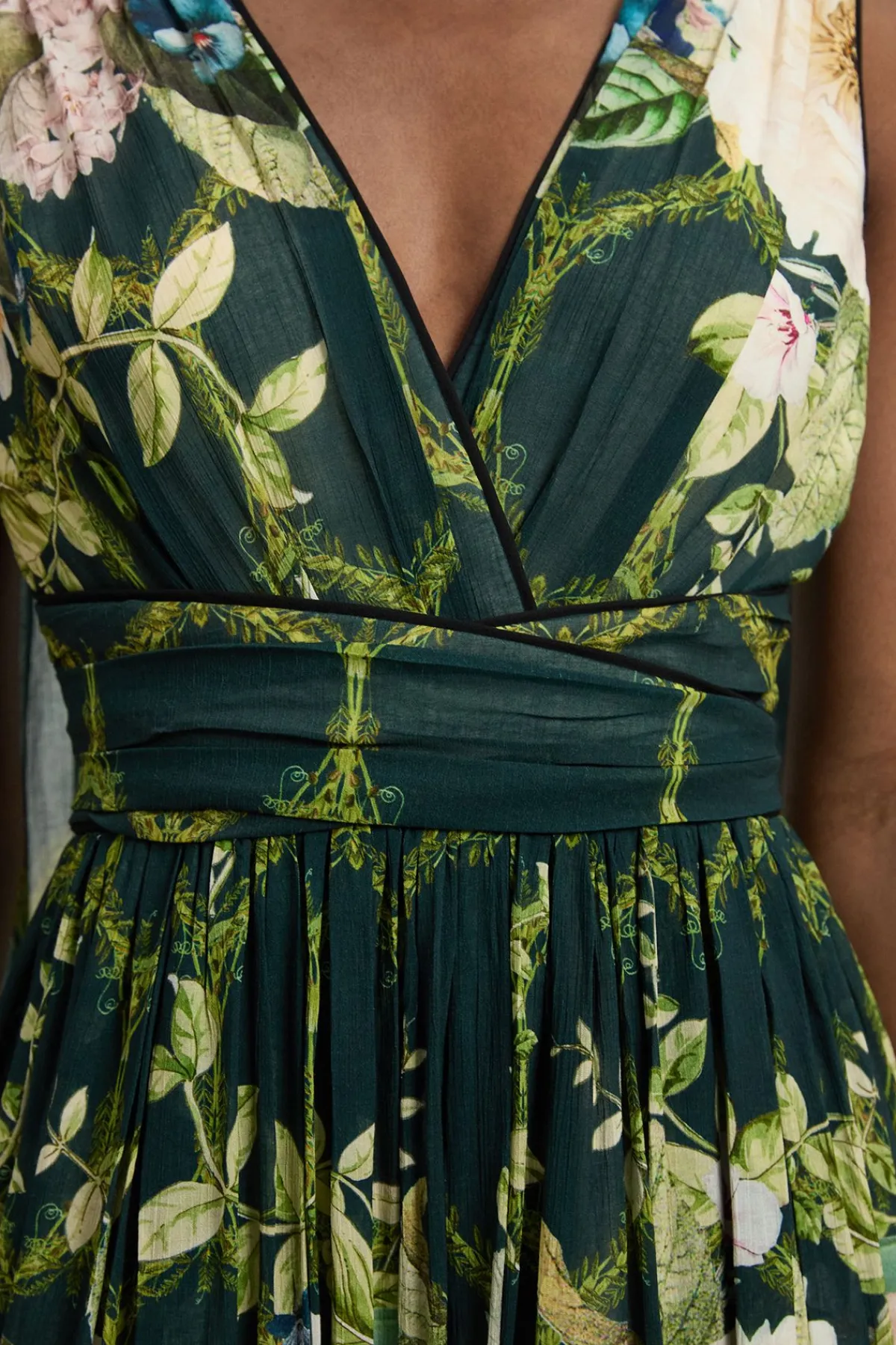 KarenMillen Robe Maxi En Georgette Froissée À Imprimé Floral Et Col Licou<Femme Robes|Robe Invitée Mariage