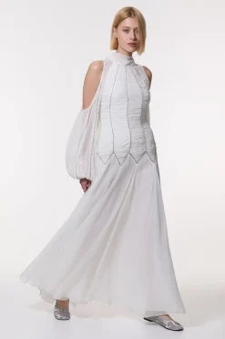 Robe maxi en georgette tissée avec finition ruched, embellie et col montant élevé
