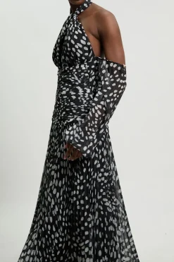 Robe Maxi En Georgette Tissée Froissée À Pois Avec Épaules Dénudées