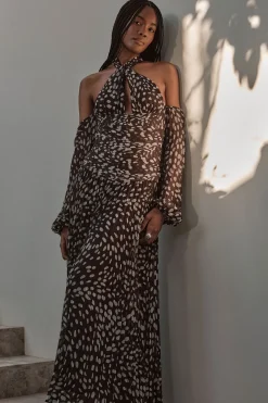 Robe Maxi En Georgette Tissée Froissée À Pois Avec Épaules Dénudées