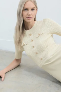 Robe maxi en maille côtelée avec garniture militaire