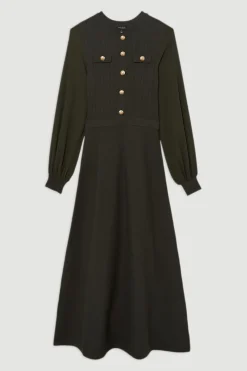 Robe maxi en maille mélange de viscose avec manches en chiffon et détails militaires