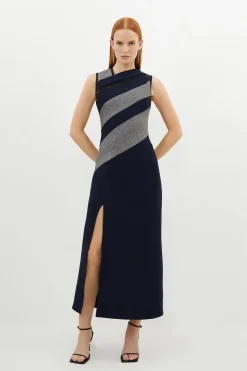 Robe maxi en maille sans manches avec détails en dentelle et bande sculptante