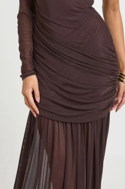 boohoo ROBE MAXI EN MAILLE À UNE ÉPAULE FRONCÉE<Femme Looks Chocolat|Robes À Manches Longues