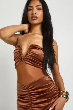 Robe maxi en mesh de velours à décolleté plongeant et ruché