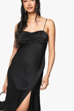 boohoo Robe Maxi en Satin<Femme Satin Et Dentelle|Robes