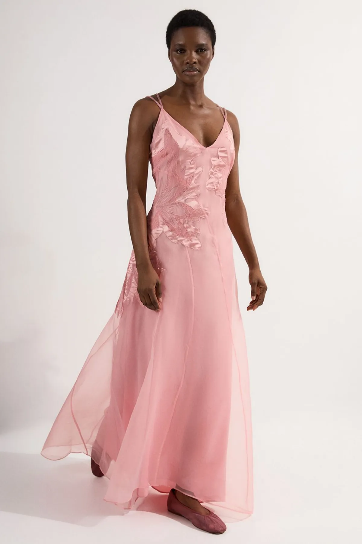 KarenMillen Robe maxi en satin avec appliqué tissé<Femme Satin Et Dentelle|Robes