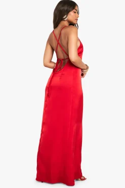 boohoo Robe maxi en satin avec décolleté plongeant et fente avant<Femme Satin Et Dentelle|Robes