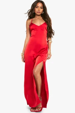 boohoo Robe maxi en satin avec décolleté plongeant et fente avant<Femme Satin Et Dentelle|Robes