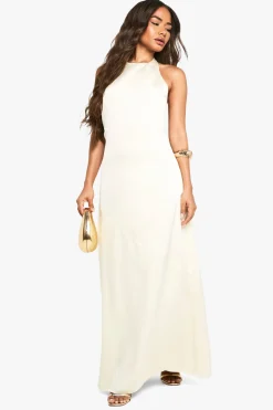 boohoo Robe maxi en satin à col haut et dos plongeant<Femme Satin Et Dentelle|Robes