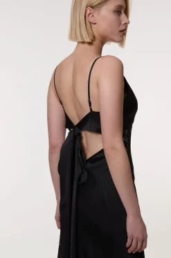 KarenMillen Robe maxi en satin tissé de viscose avec détails en panneaux de dentelle<Femme Satin Et Dentelle|Robes