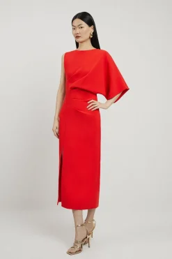 Robe maxi fluide ajustée à manches asymétriques