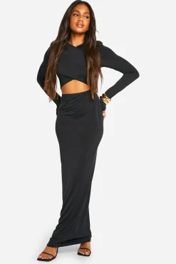 boohoo Robe maxi fluide à découpes croisées et épaulières<Femme Robes Moulantes|Robes À Manches Longues