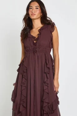 boohoo Robe Maxi Fluide En Mousseline Avec Détails De Volants<Femme Robes Patineuses|Robes