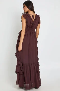 boohoo Robe Maxi Fluide En Mousseline Avec Détails De Volants<Femme Robes Patineuses|Robes