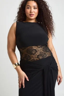 Robe Maxi Grande Taille à Col Nageur avec Panneau de Dentelle et Drapé Noué