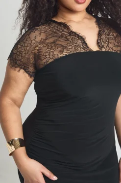 Robe Maxi Grande Taille à Col V avec Insert en Dentelle