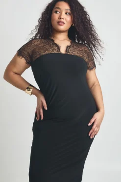 Robe Maxi Grande Taille à Col V avec Insert en Dentelle